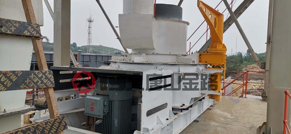錘破、對(duì)輥破、立軸沖擊破三種制砂設(shè)備優(yōu)劣對(duì)比